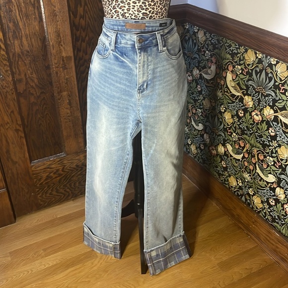 JUDY BLUE STRAIGHT WITH CHECKERED CUFF - Picture 2 of 4